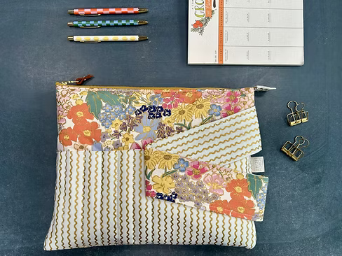 Kendall Bible Study Pouch in Flowers